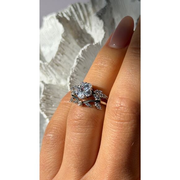 925 Sterling Silver White Topaz Flower Ring Size 5 - Picture 9 of 11